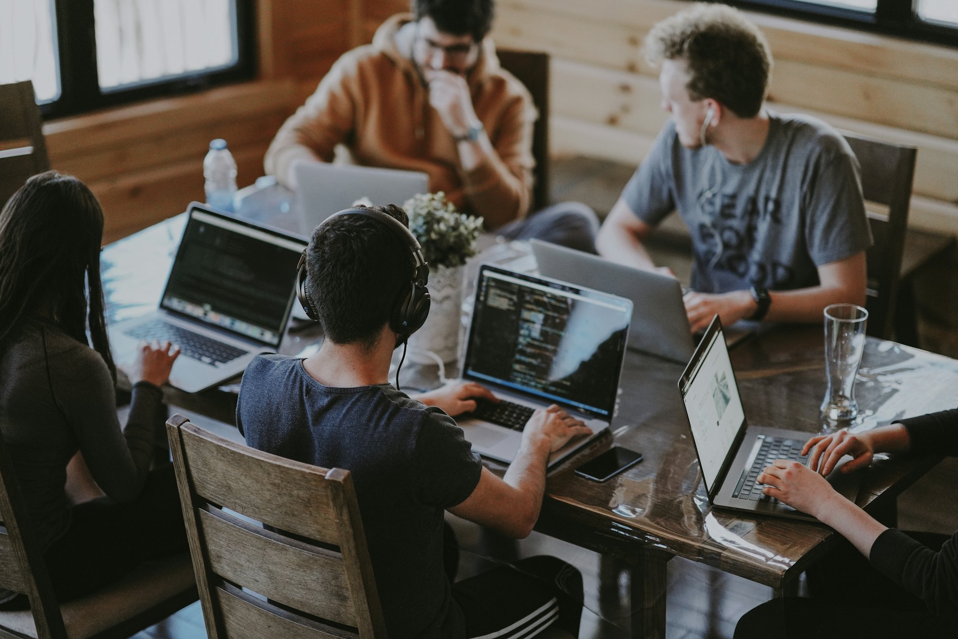 L’équipe Jewel IT en pleine collaboration